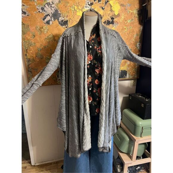 Free People Boho In The Loop Grey and Cream Water Fall Zip Sleeve Oversized Card - Picture 4 of 11